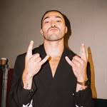V I N N I E C profile photo