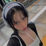 laura 🐇 profile photo