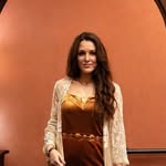 CARA NEWHART👩🏻‍🔧 Home + DIY profile photo