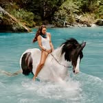 Chelsea Yamase🌊✨🤸🏽 Adventure travel + mindfulness profile photo