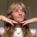 caroline profile photo