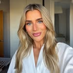 Chloe Warfield ✨ profile photo
