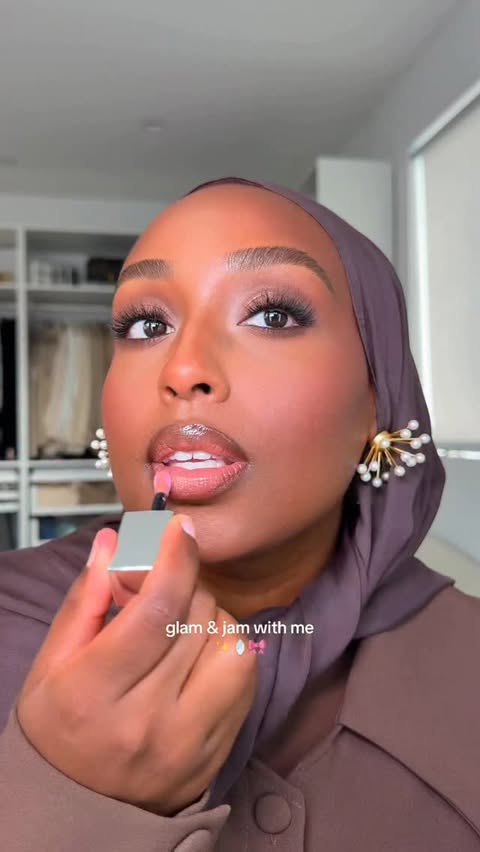 Creator post tagging Alani Nu by @ayshaharun