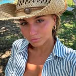 Iona Downs 🌞 profile photo