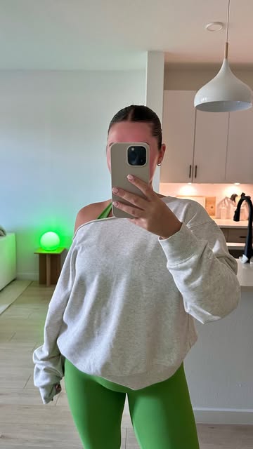 Creator collaboration with Fabletics by @sarae_