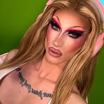 Creator collaboration with Razer by @itstealyxo