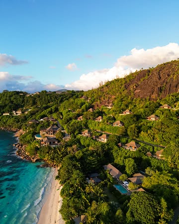 Creator collaboration with Four Seasons by @hotelsteamtation