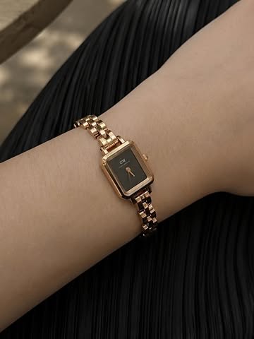 Creator collaboration with Daniel Wellington by @alexandraasherly