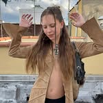 Creator collaboration with eBay by @raphaellagodoy