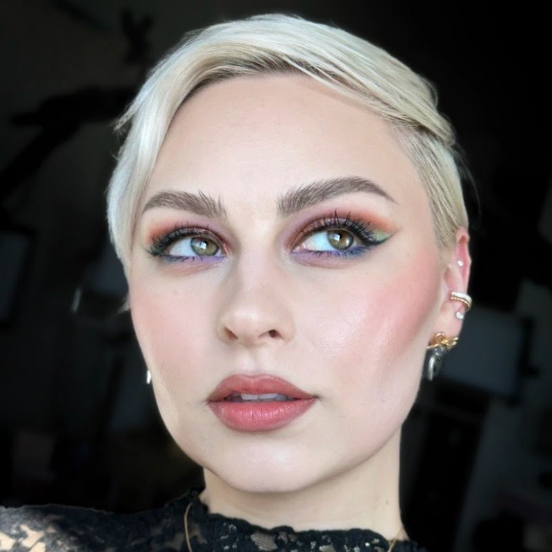 Alexandra Anele channel photo