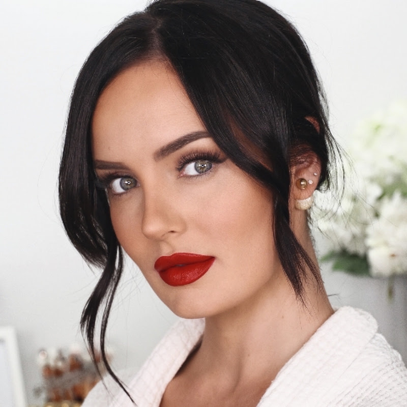 Chloe Morello channel photo