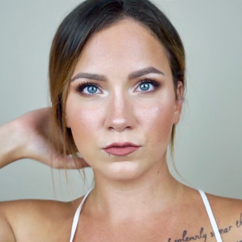 Danelle Hallan channel photo