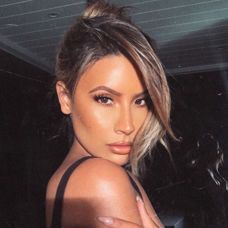 Desi Perkins channel photo