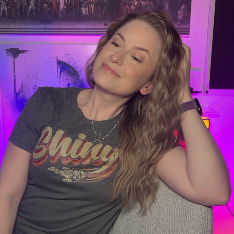 funnylilgalreacts channel photo
