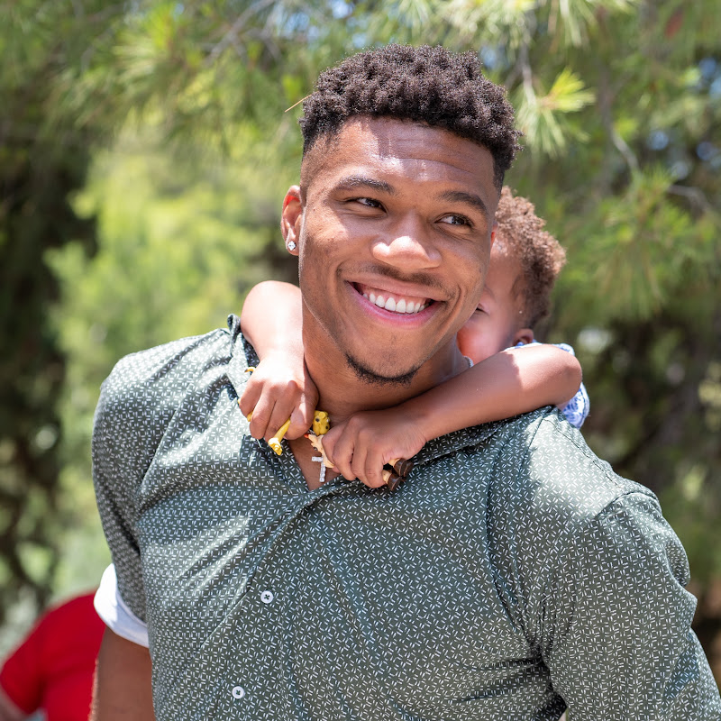 Giannis Antetokounmpo channel photo