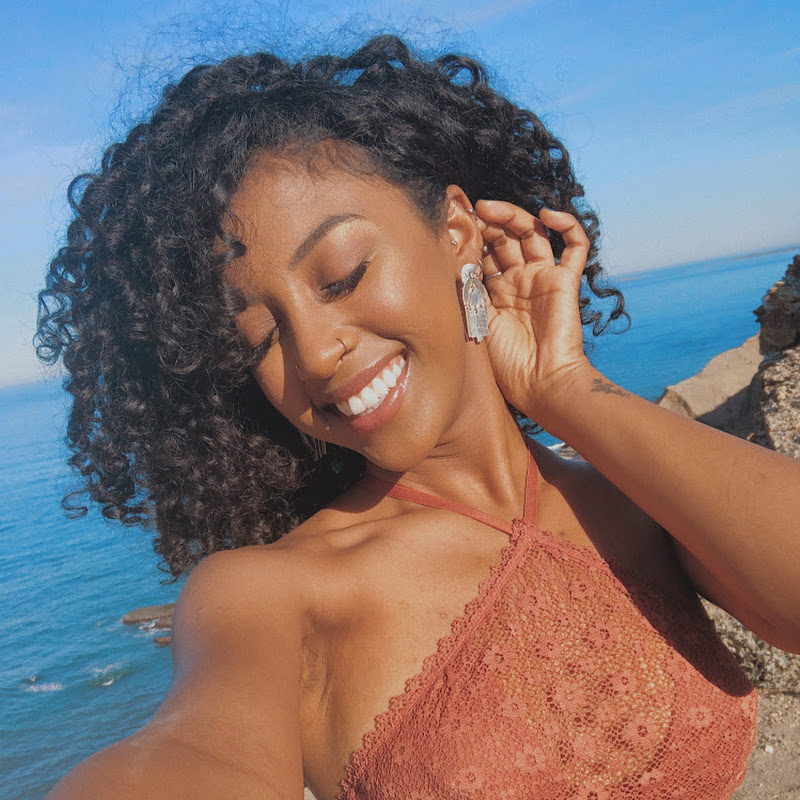 Jennelle Eliana channel photo