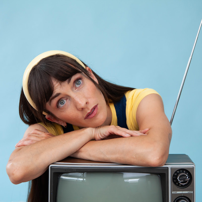 Julie Nolke channel photo