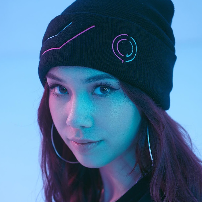 QuarterJade channel photo