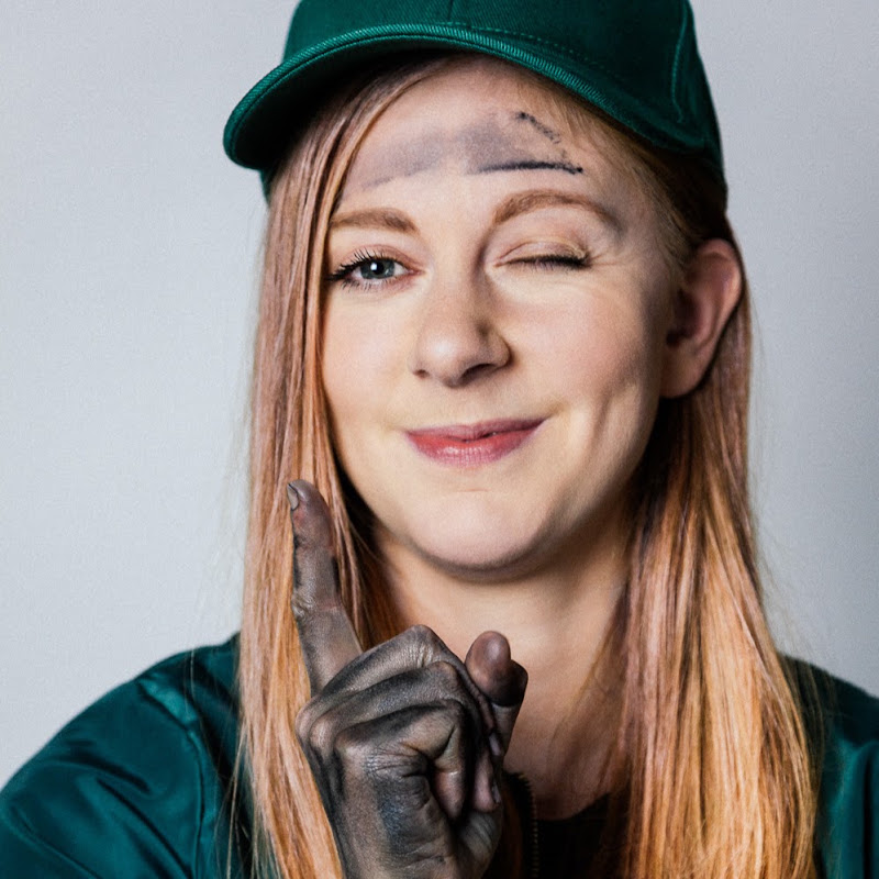 Simone Giertz channel photo