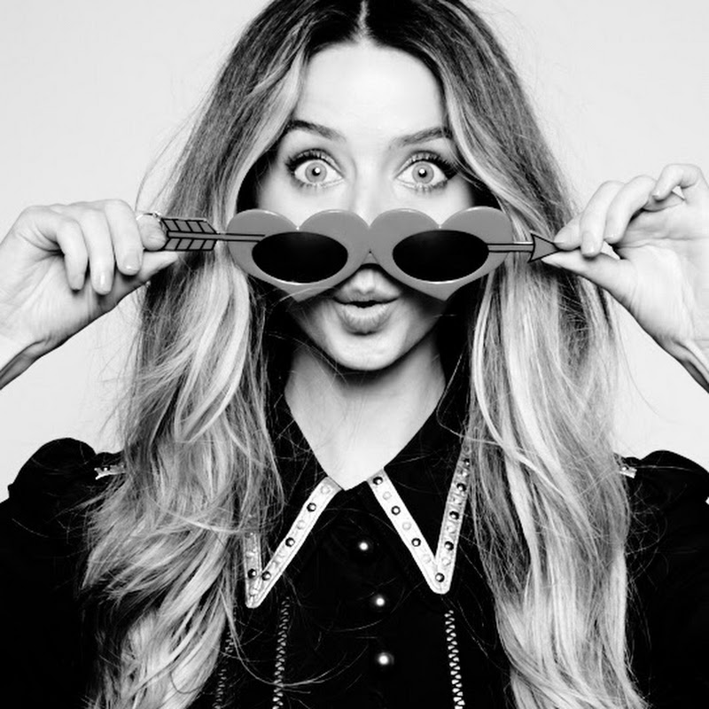 Zoe Sugg channel photo